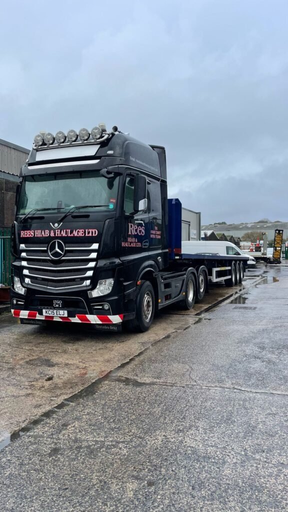 Rees Hiab and Haulage Ltd lorry.